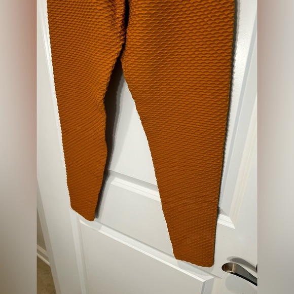 Booty by Brabants Mustard Yellow Croco Skin Workout Leggings - Picture 5 of 11